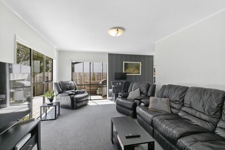 Photo of property in 26 Tobago Crescent, Grenada North, Wellington, 5028