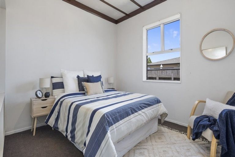 Photo of property in 27 Tukapa Street, Westown, New Plymouth, 4310