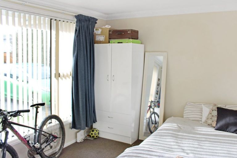 Photo of property in 1/2 Farnham Place, Ilam, Christchurch, 8041