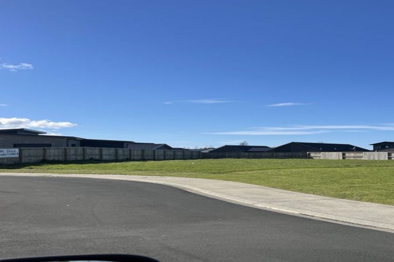 Photo of property in 8 Ronomor Place, Whitianga, 3510