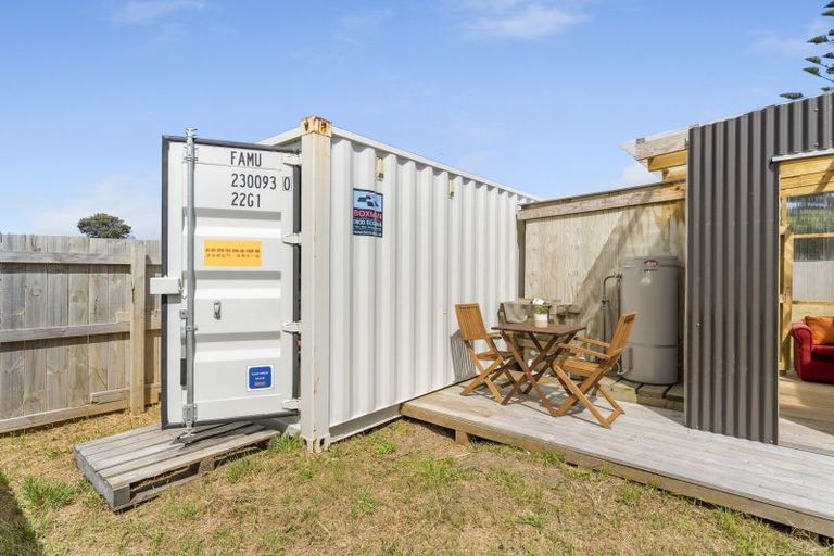 Photo of property in 47 Seagrass Place, Otaki Beach, Otaki, 5512