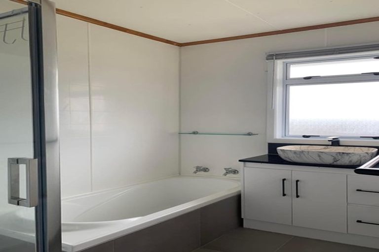 Photo of property in 49 Beaumonts Way, Manurewa, Auckland, 2102