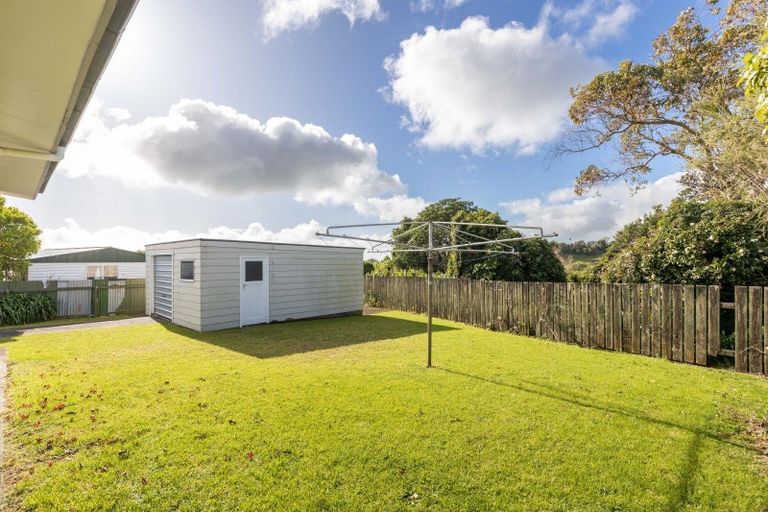 Photo of property in 108 Riversdale Drive, Merrilands, New Plymouth, 4312