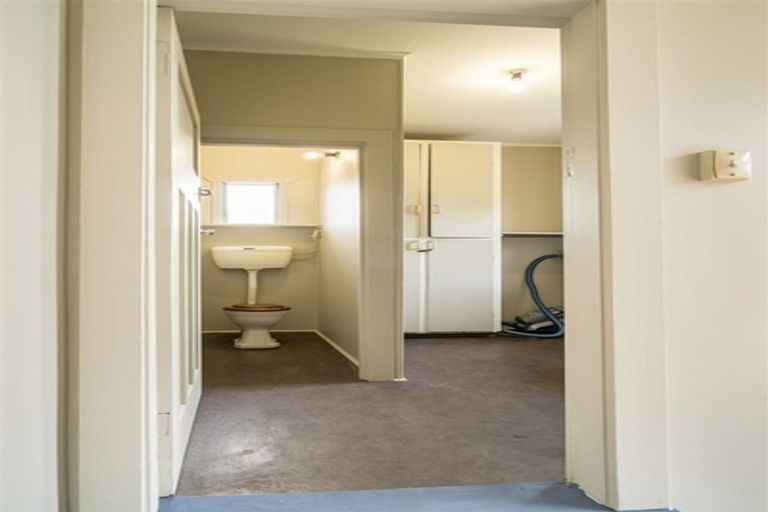 Photo of property in 129 Macandrew Road, South Dunedin, Dunedin, 9012