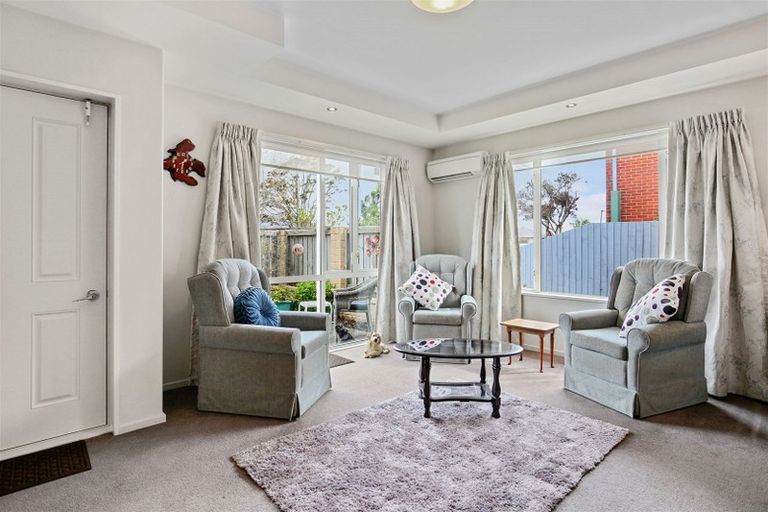 Photo of property in 23a Grassmere Street, Papanui, Christchurch, 8052