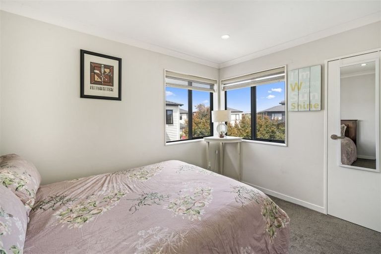 Photo of property in 93 Naylors Drive, Mangere, Auckland, 2022