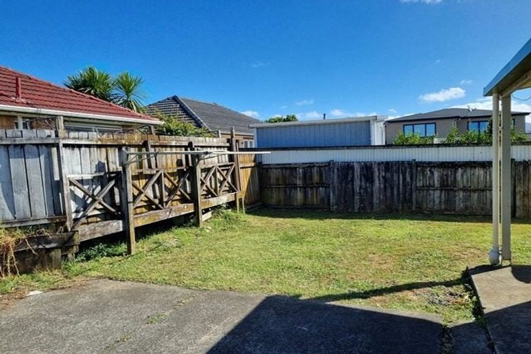 Photo of property in 113 Henderson Valley Road, Henderson, Auckland, 0612
