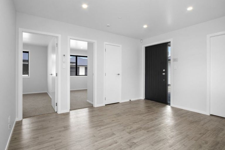 Photo of property in 2/16 Betley Crescent, Fairview Downs, Hamilton, 3214