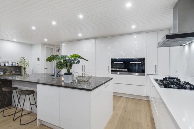 Photo of property in 9 Commodore Parry Road, Castor Bay, Auckland, 0620