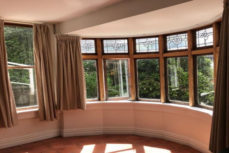 Photo of property in 56 Kelburn Parade, Kelburn, Wellington, 6012