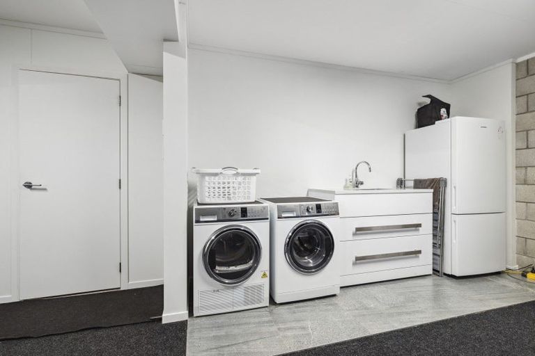 Photo of property in 10 Crowther Terrace, Waipahihi, Taupo, 3330