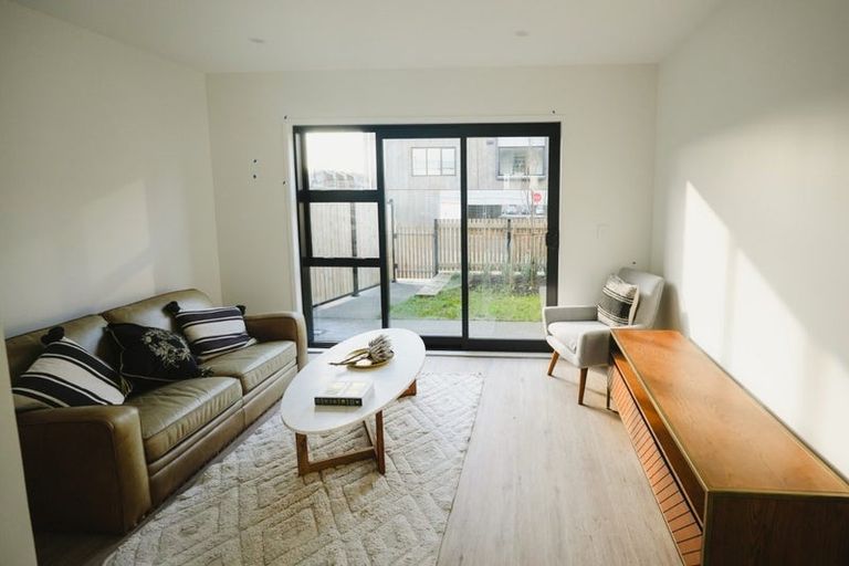 Photo of property in 152 Mcleod Road, Te Atatu South, Auckland, 0610