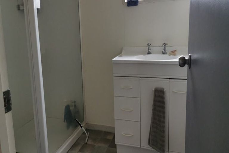 Photo of property in 15a Paeroa Street, Riccarton, Christchurch, 8041