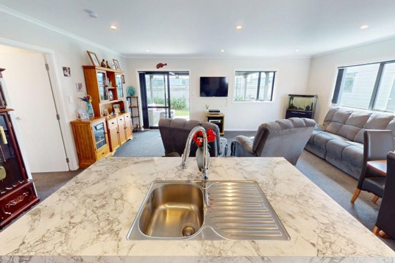 Photo of property in 100a Queen Street West, Levin, 5510