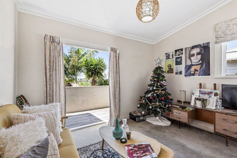 Photo of property in 96 Calliope Road, Stanley Point, Auckland, 0624