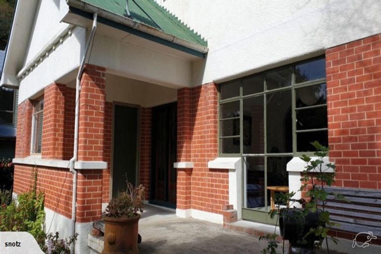 Photo of property in 18 Newgate Street, Picton, 7220