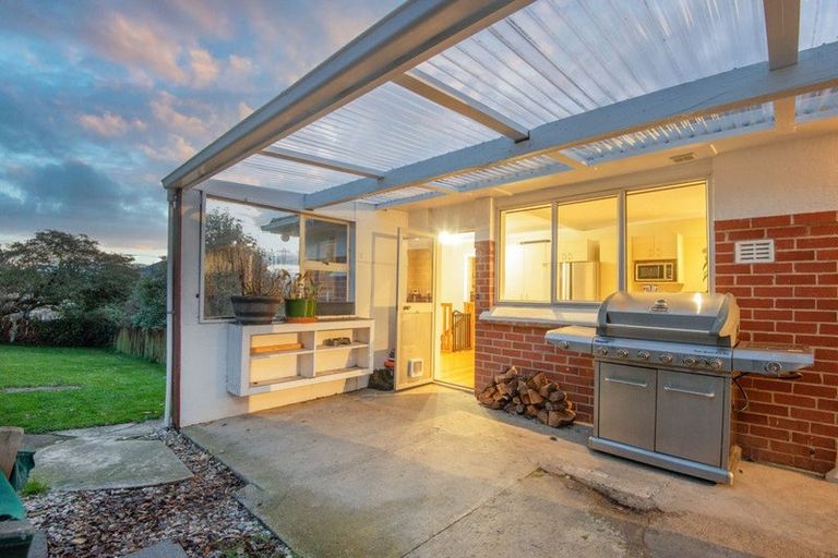 Photo of property in 2a Church Hill Road, Green Island, Dunedin, 9018