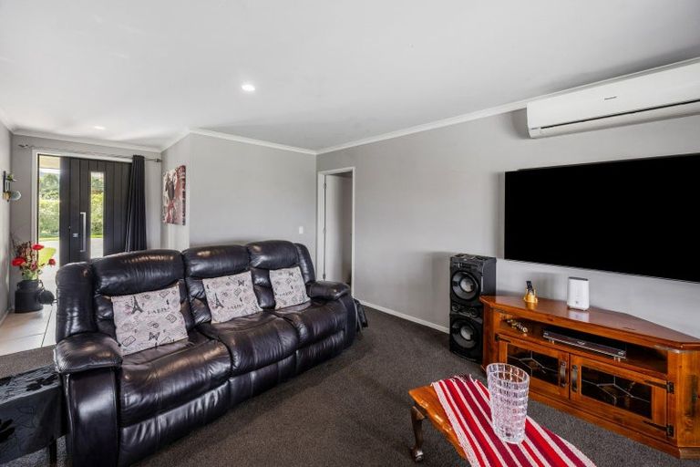 Photo of property in 16 Lacebark Drive, Kinloch, Taupo, 3377