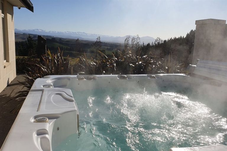 Photo of property in 1136 Rolling Ridges Road, Levels Valley, Timaru, 7975