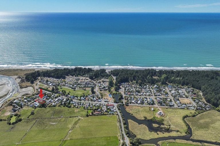 Photo of property in 11 Swindells Road, Waikuku Beach, 7473