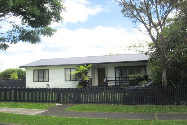 Photo of property in 5 Stoll Place, Clendon Park, Auckland, 2103