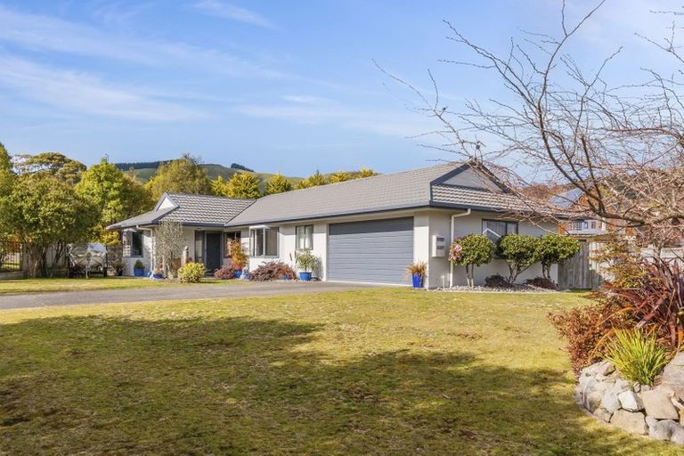 Photo of property in 10 Yasmin Lane, Kinloch, Taupo, 3377