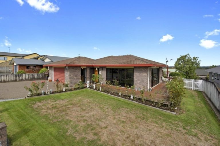 Photo of property in 7 Silhouette Way, Western Heights, Hamilton, 3200