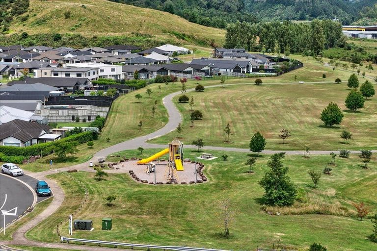 Photo of property in 103 Awataha Crescent, Pyes Pa, Tauranga, 3110