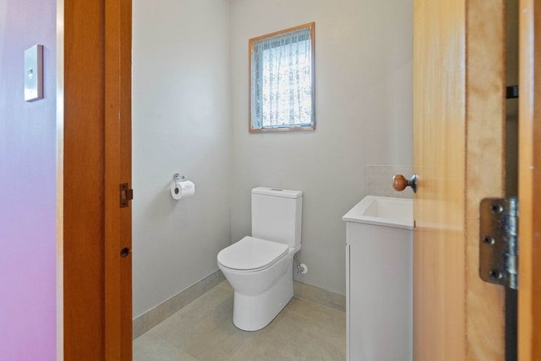 Photo of property in 11 Briarmont Street, Avondale, Christchurch, 8061