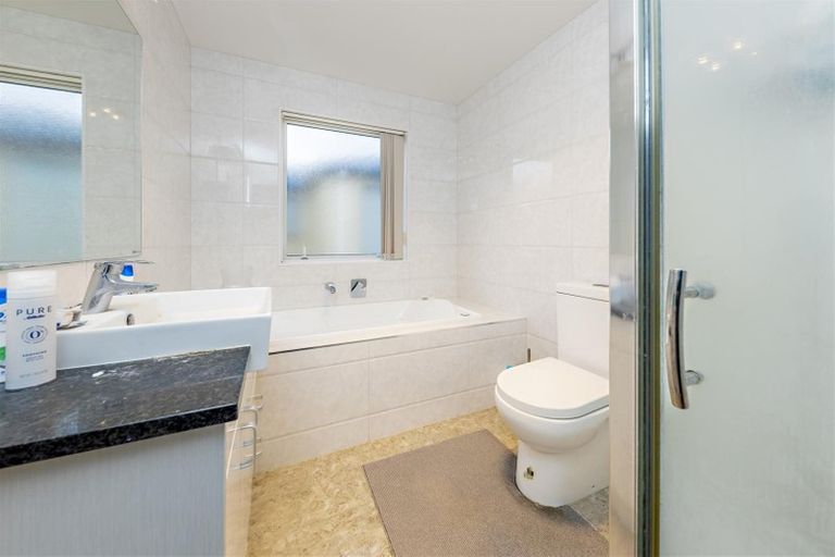 Photo of property in 20 Rohi Place, Flat Bush, Auckland, 2019