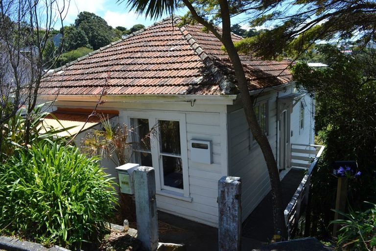 Photo of property in 37 Raroa Road, Kelburn, Wellington, 6012