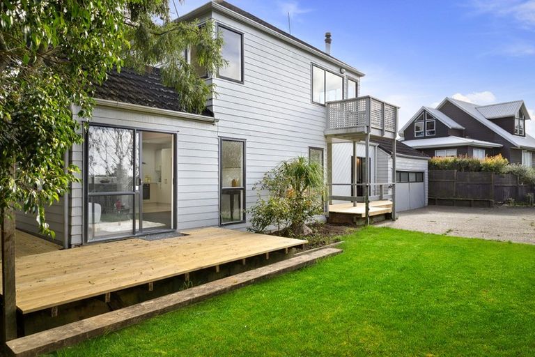 Photo of property in 74 Rhinevale Close, Henderson, Auckland, 0612