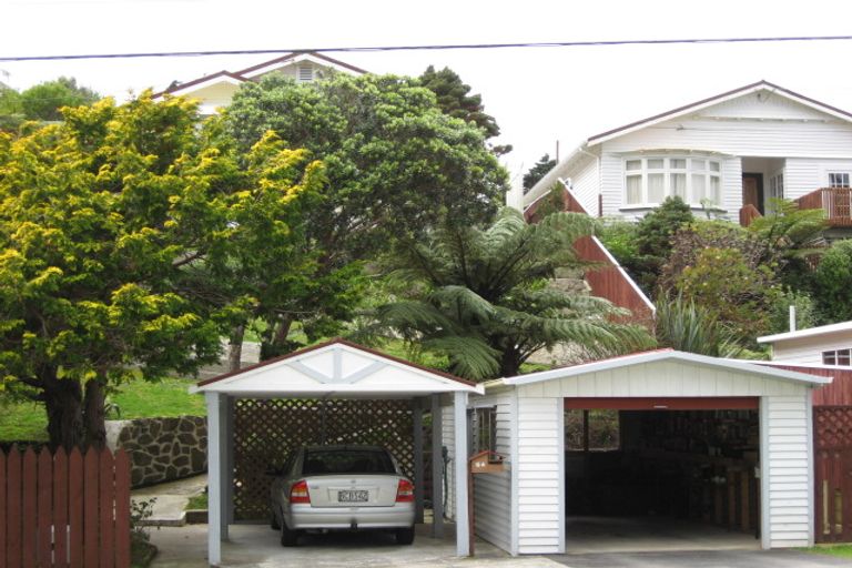 Photo of property in 64 Standen Street, Karori, Wellington, 6012