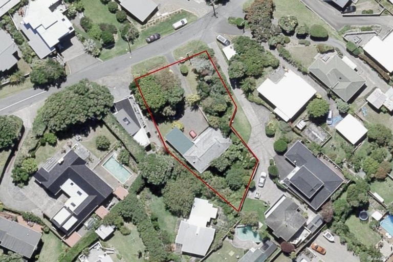 Photo of property in 6 Falla Street, Paraparaumu Beach, Paraparaumu, 5032