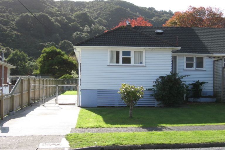 Photo of property in 4 Prebble Grove, Naenae, Lower Hutt, 5011