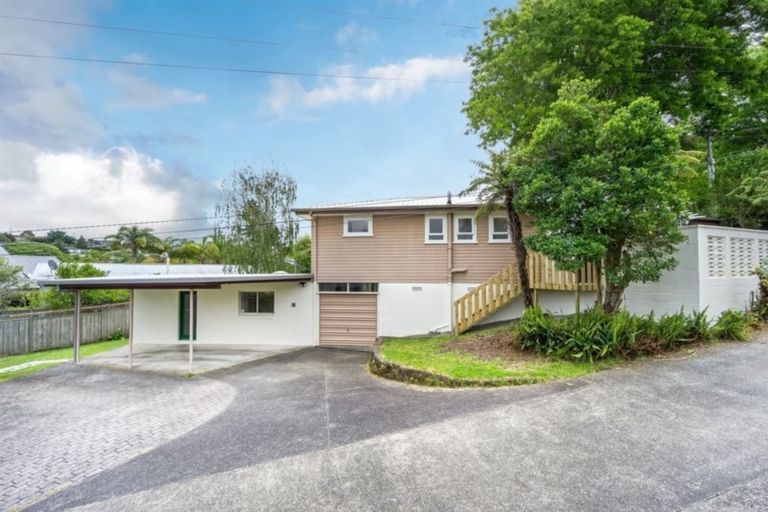 Photo of property in 9 Phillip Parade, Forrest Hill, Auckland, 0620