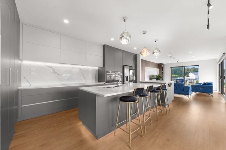 Photo of property in 6 Wheki Place, Swanson, Auckland, 0614