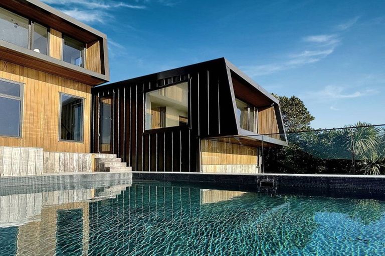 Photo of property in 81 Piha Road, Piha, New Lynn, 0772