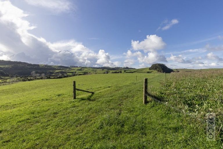 Photo of property in 1242 State Highway 16, Waimauku, 0883