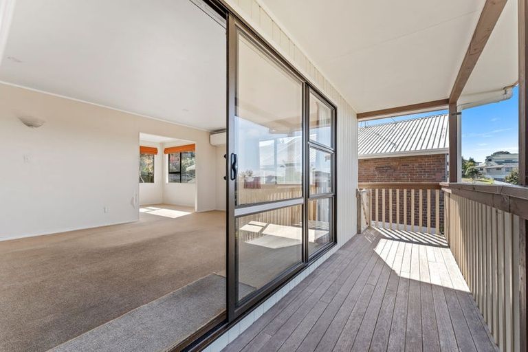 Photo of property in 17 Polkinghorne Drive, Manly, Whangaparaoa, 0930