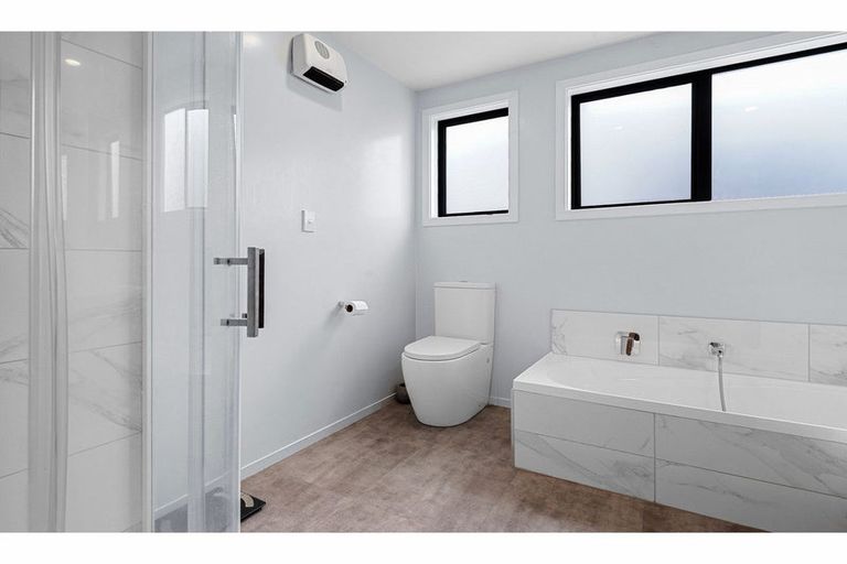 Photo of property in 135 Queenspark Drive, Parklands, Christchurch, 8083