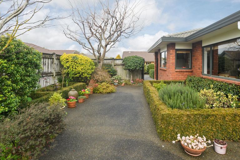 Photo of property in 4 Mckenzie Court, Terrace End, Palmerston North, 4410