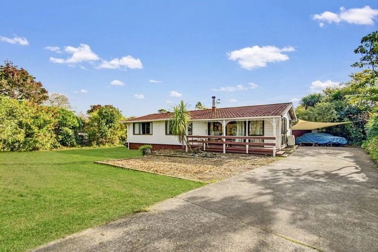 Photo of property in 27 Ray Small Drive, Papakura, 2110