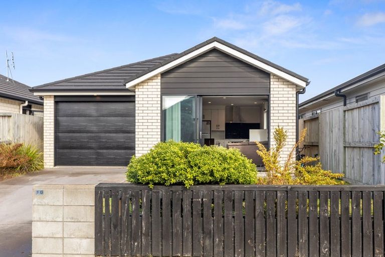 Photo of property in 10 Pense Place, Papamoa, 3118