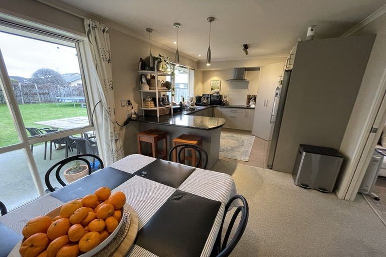 Photo of property in 10 Madison Street, Cambridge, 3434