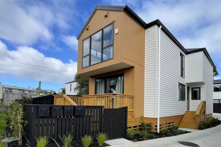Photo of property in 44a Sylvan Crescent, Te Atatu South, Auckland, 0610
