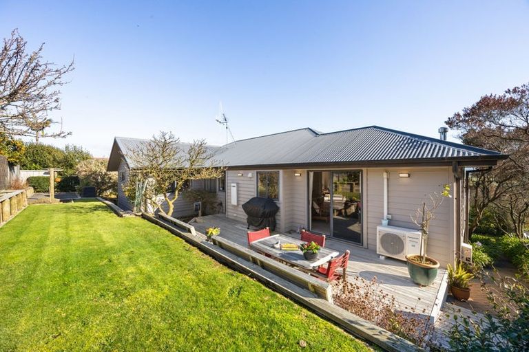 Photo of property in 20 Tironui Terrace, Western Heights, Hamilton, 3200