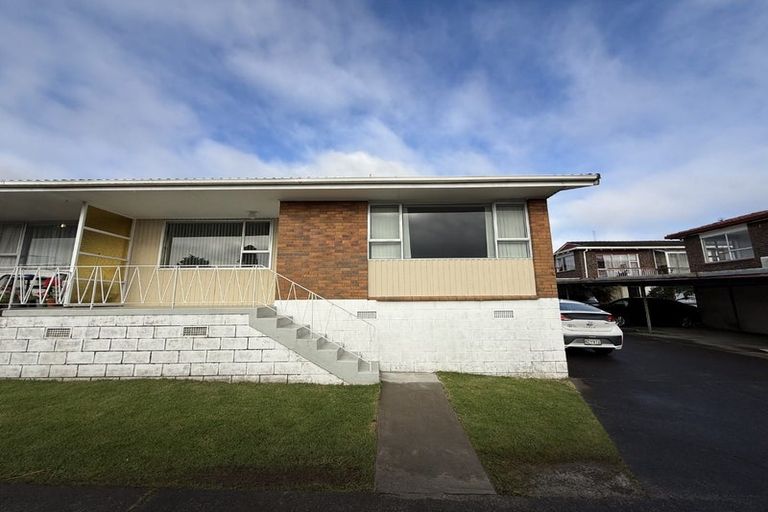 Photo of property in 4/48 Mcleod Road, Henderson, Auckland, 0612