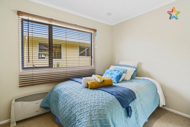 Photo of property in 25 Larchmont Grove, Totara Park, Upper Hutt, 5018
