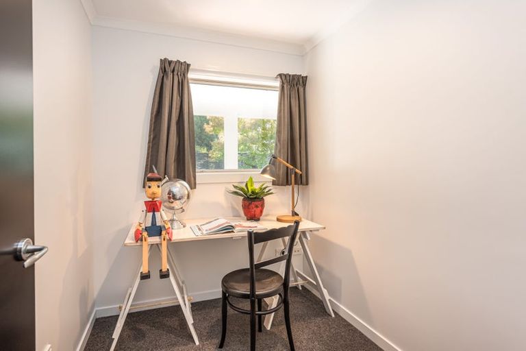 Photo of property in 1/2 Sarabande Avenue, Redwood, Christchurch, 8051